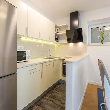 Lucija - Two Bedroom With Balcony And Sea View Apartman Dubrovnik