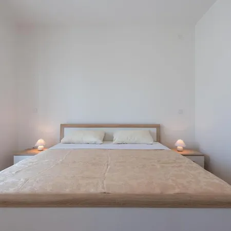 Apartman Lucija - Two Bedroom With Balcony And Sea View *