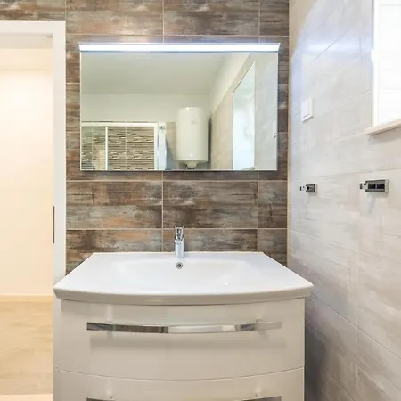 Апартаменты Lucija - Two Bedroom With Balcony And Sea View Дубровник